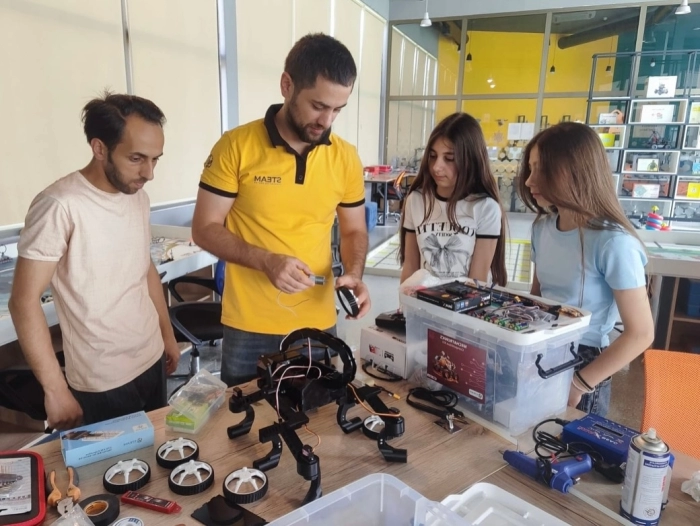  STEAM Azərbaycanın mütəxəssisləri tərəfindən maarifləndirici təlim təşkil olunub.